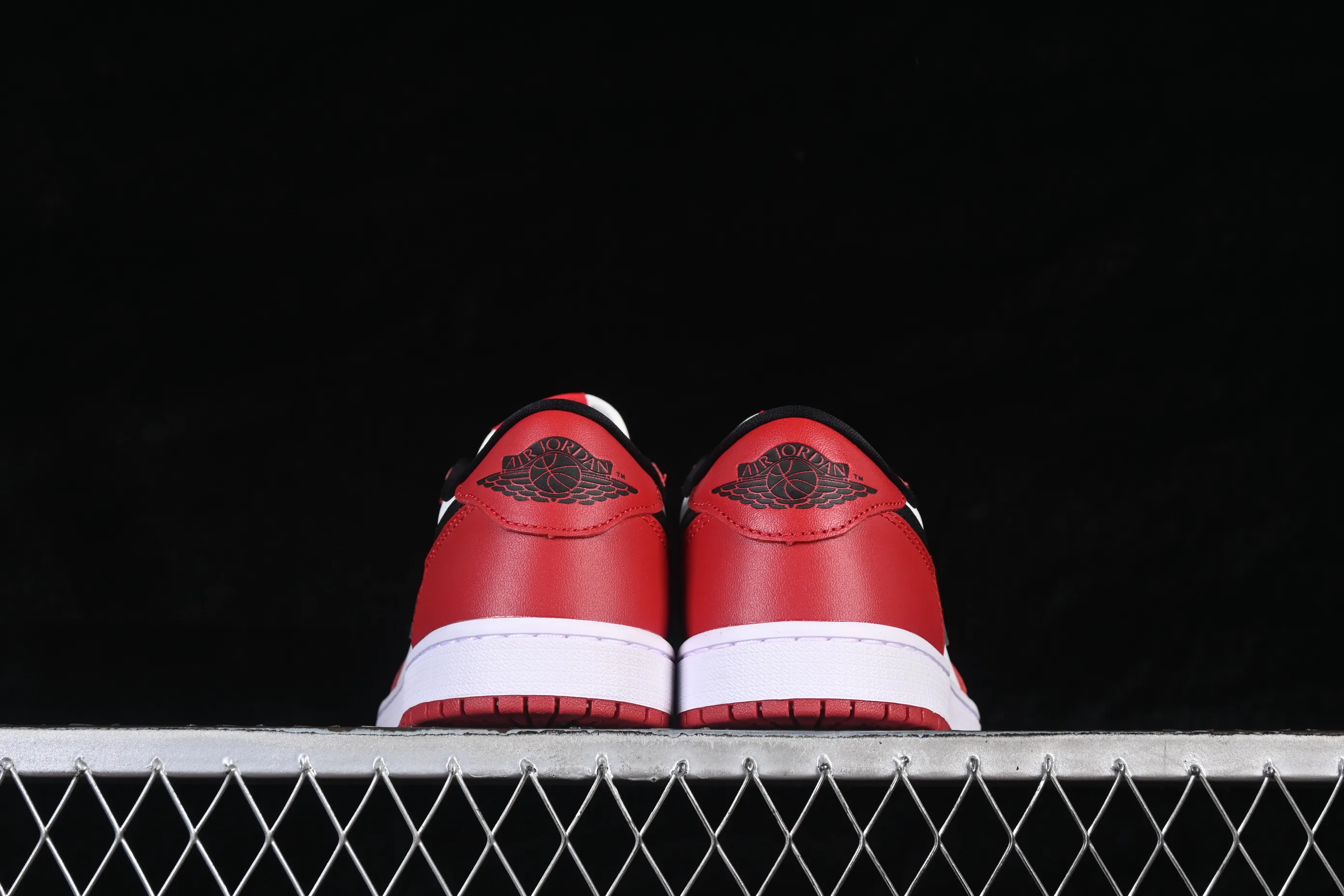 All categories Air Jordan Jordan series basketball shoes Air Jordan 1 Low G version pure original Air Jordan 1 Low OG AJ1 Joe 1 white red black hook low-top casual sneakers HQ6998-600
